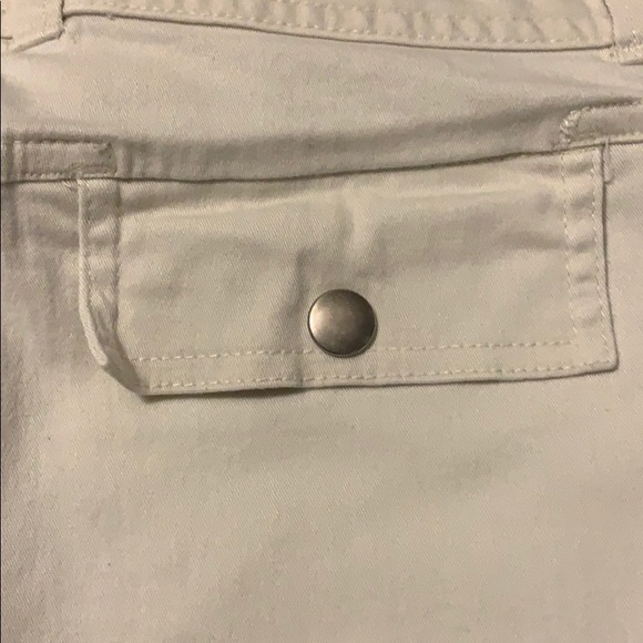 Capris - Picture 4 of 5